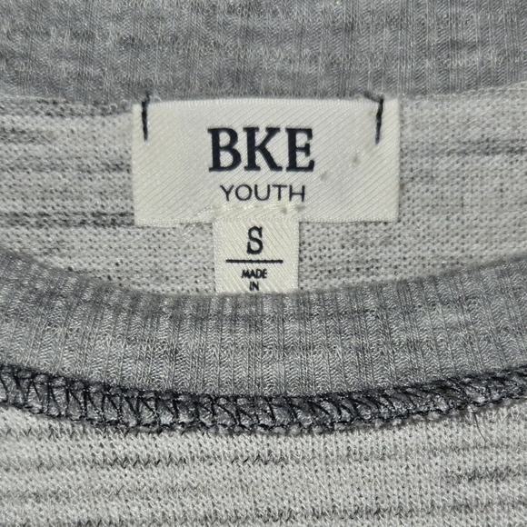 5 For 20 BKE Buckle Long Sleeve Color Block Gray Tan Top in size Youth S - Picture 2 of 3